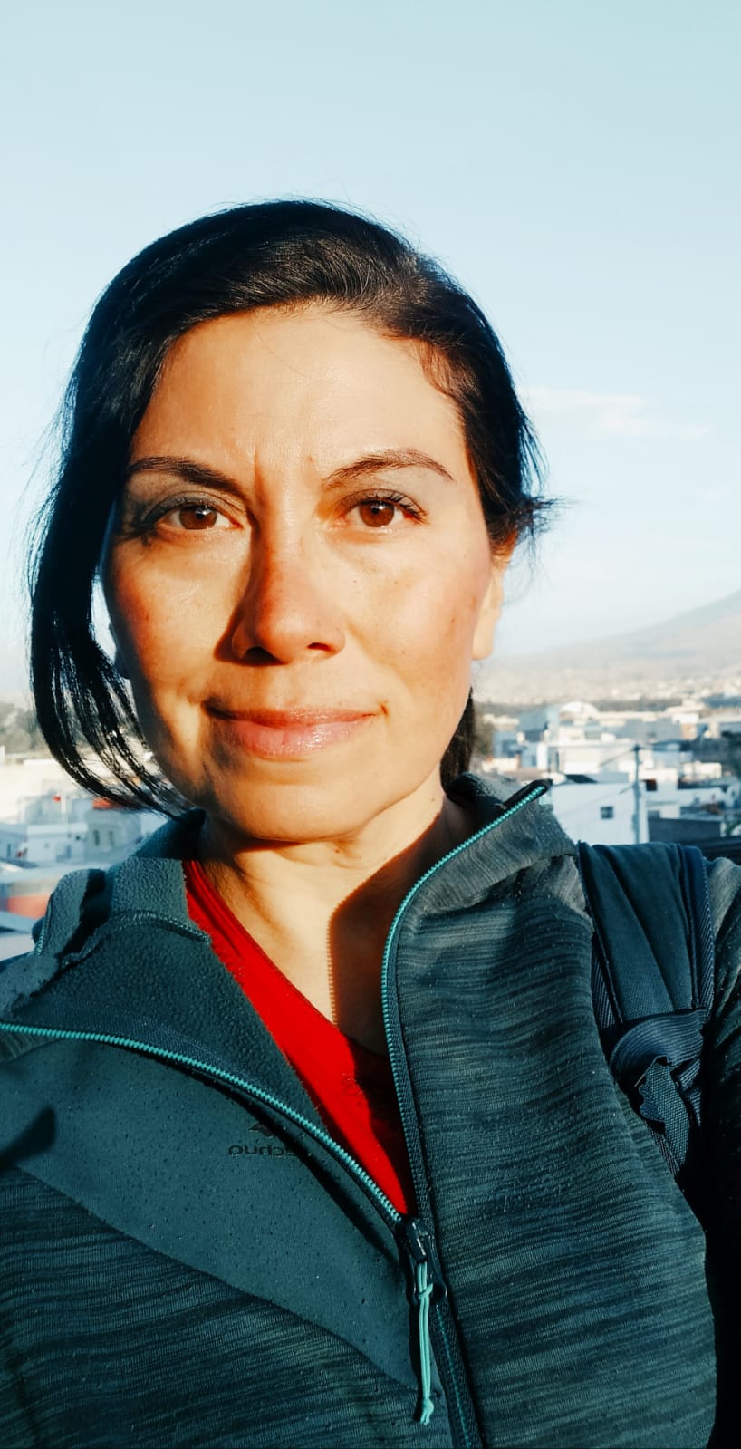 Elena Letelier, una periodista chilena anda por Centroamérica buscando historias de mujeres.