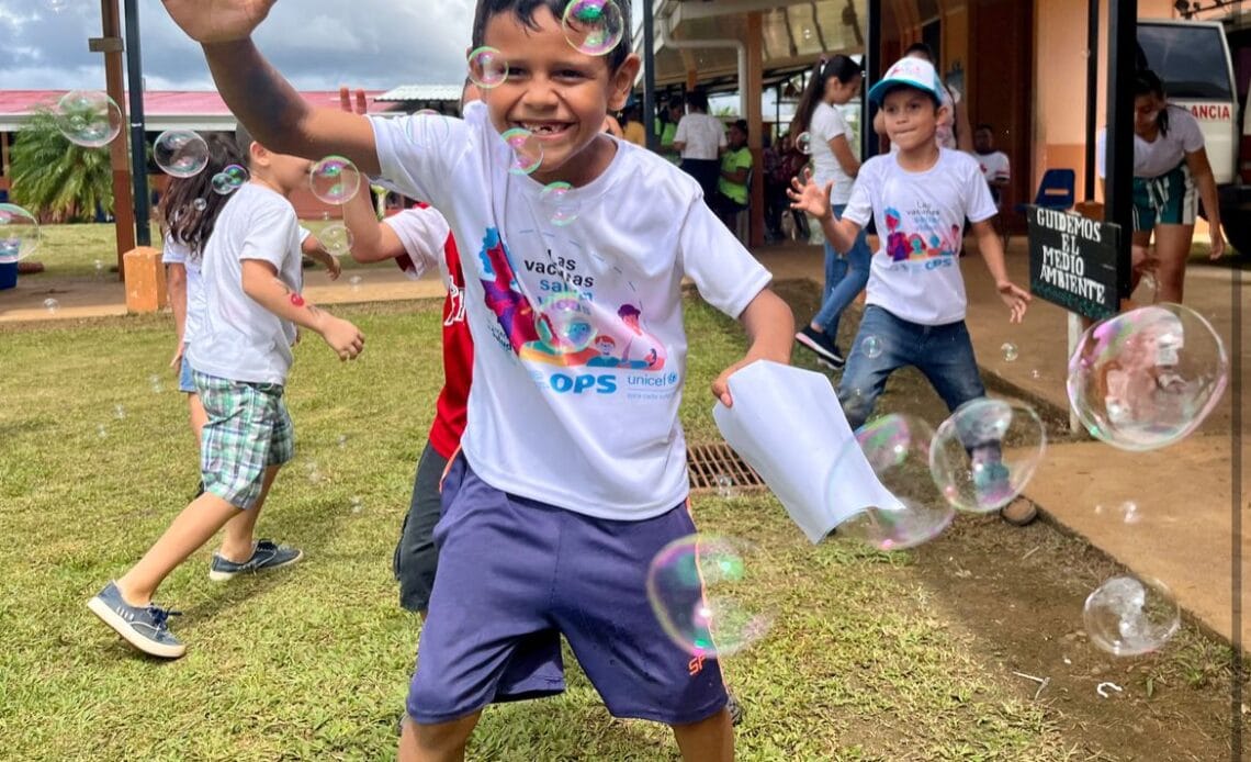 UNICEF llama a las familias a proteger la salud de sus niñas, niños y adolescentes 1 Liceo Coquital Los Chiles
