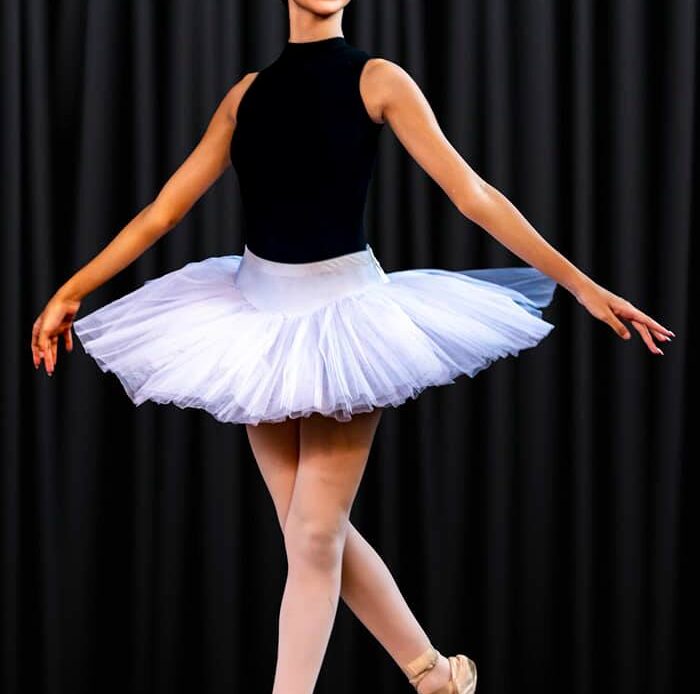 Tamara Soto una portena que baila en el mar de puntillas foto cortesia de la Academia de Ballet Clasico de Puntarenas