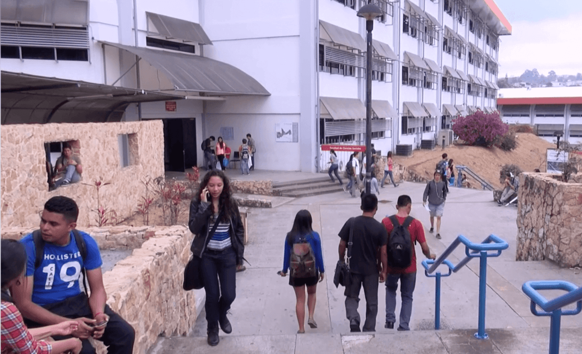 Cerca del 50% de estudiantes de primer ingreso matriculó cursos preparatorios 1 En 2023, la UNA iniciará lecciones el 27 de febrero. Foto Joaquín Salazar, con fines ilustrativos.