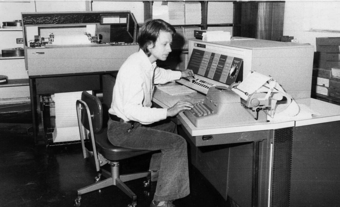 ICE participó en conversatorios de la UCR sobre llegada de internet al país en 1993 1 Internet Costa Rica