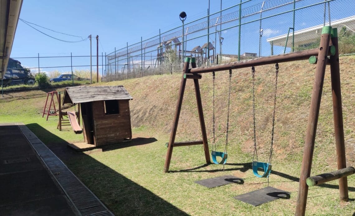 Ciento cincuenta menores de edad serán beneficiados con material didáctico y patios de juego 1 Patio de juegos en mal estado 2