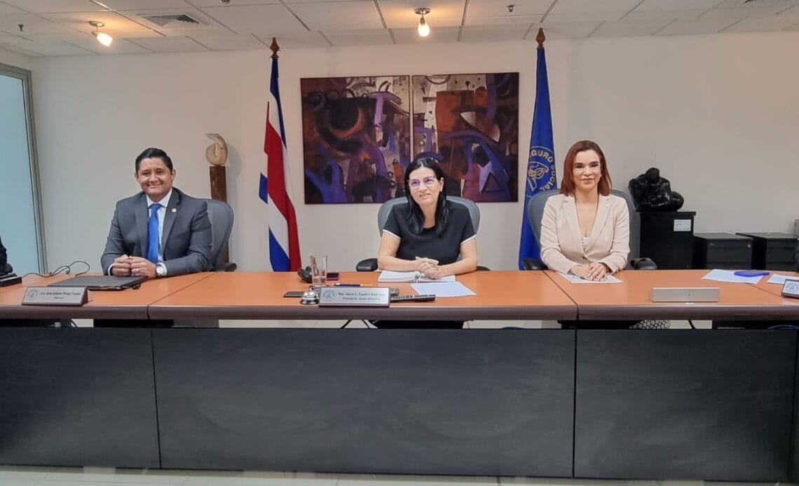 Colegio de Médicos, Ministerio de Salud y CCSS establecen mesa de trabajo para abordar situación en la CCSS 1 CMC MS CCSS