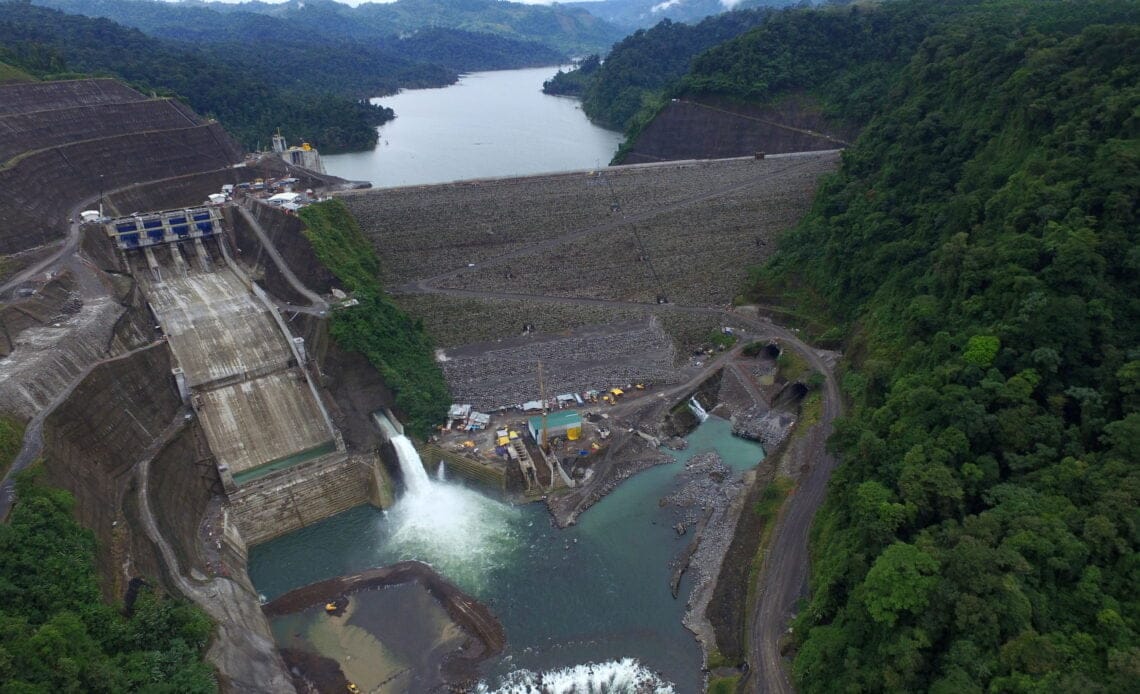 Emergencia en el embalse del Reventazón por ingreso no autorizado 1 Reventazon