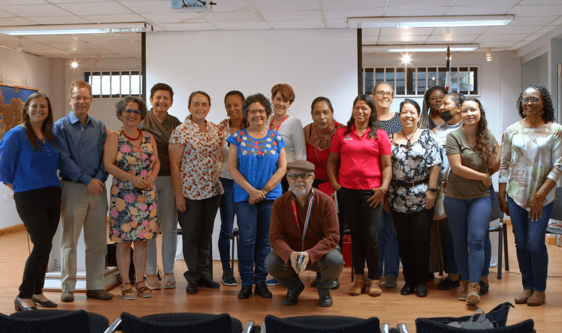Documental da voz a grupos de resistencia en comunidades del país 1 ecumenica docu1