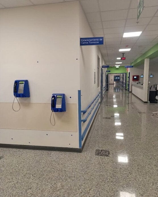 ICE instaló 13 teléfonos públicos en nuevo Hospital de Turrialba 1 02