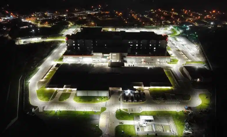 Hospital de Puntarenas de noche