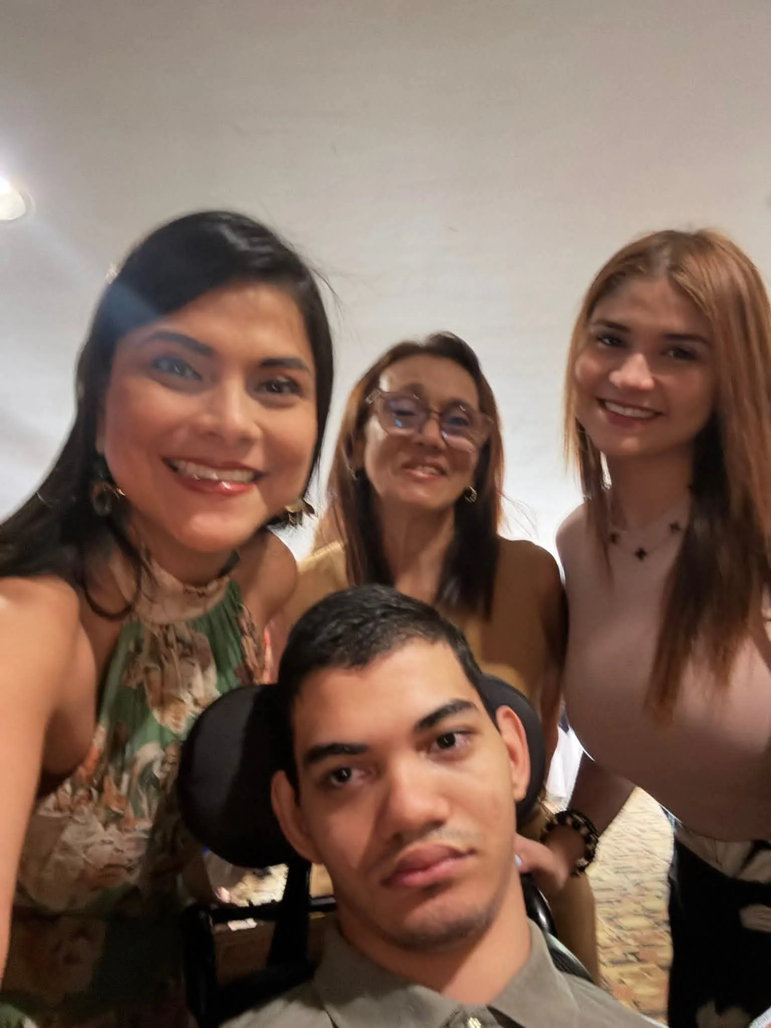 Para Angie su familia es su principal apoyo para seguir adelante con sus proyectos. Foto cortesía de Angie Vega Vargas.