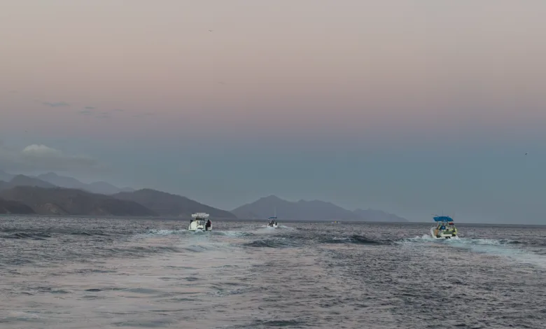 Pescadores deportivos y turísticos se dirigen a realizar actividades de monitoreo de poblaciones de especies en la Cruz de Guanacaste. Créditos: Aurora Camacho y Allan Barboza/Cortesía FECOP.